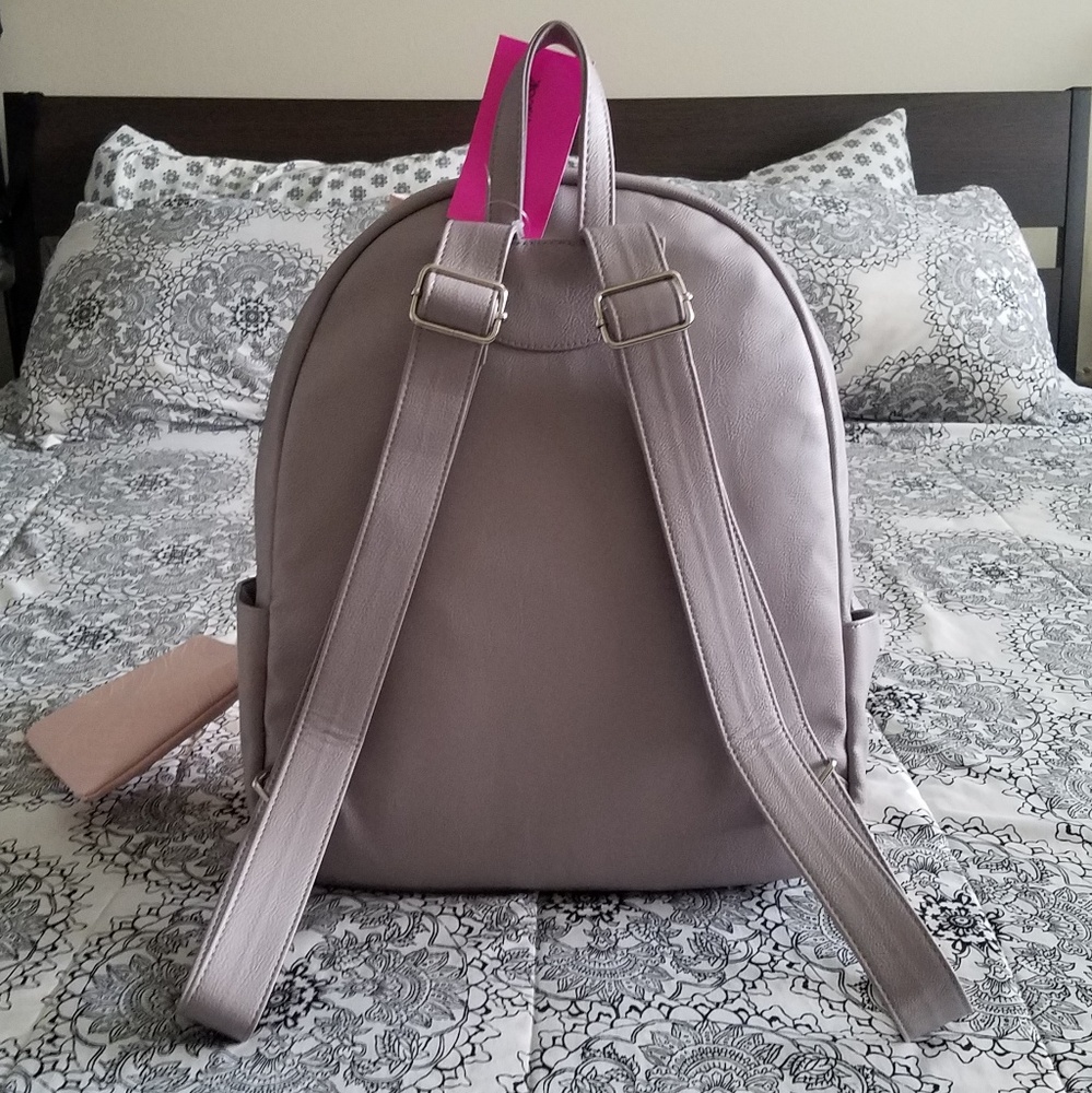 ❣SOLD❣Betsey Johnson 3pc Backpack Bundle - Picture 3 of 8
